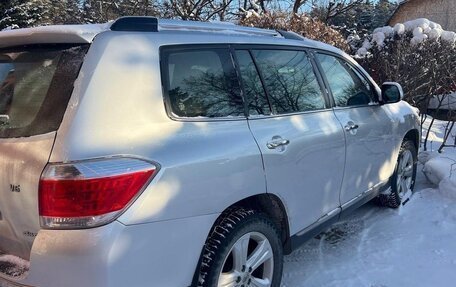 Toyota Highlander III, 2011 год, 1 990 000 рублей, 6 фотография