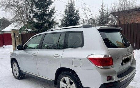 Toyota Highlander III, 2011 год, 1 990 000 рублей, 7 фотография
