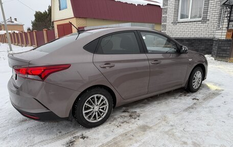 Hyundai Solaris II рестайлинг, 2021 год, 1 655 000 рублей, 3 фотография