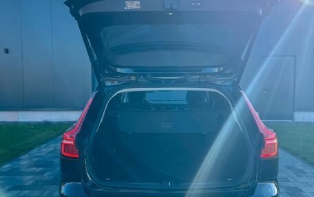 Volvo V60 II, 2020 год, 3 950 000 рублей, 14 фотография