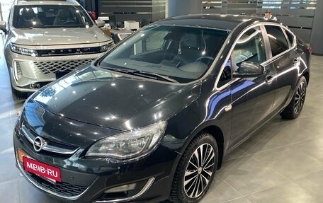 Opel Astra J, 2013 год, 653 000 рублей, 2 фотография