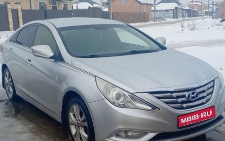 Hyundai Sonata VI, 2012 год, 999 000 рублей, 1 фотография