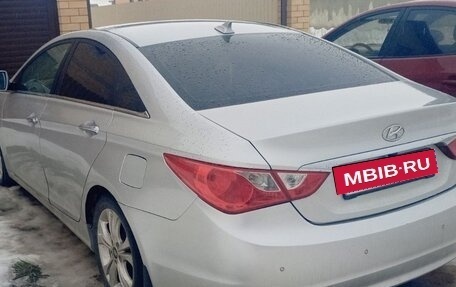 Hyundai Sonata VI, 2012 год, 999 000 рублей, 4 фотография