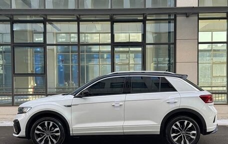 Volkswagen T-Roc I, 2022 год, 2 100 000 рублей, 4 фотография