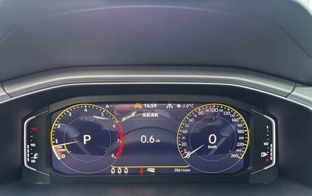 Volkswagen T-Roc I, 2022 год, 2 100 000 рублей, 10 фотография