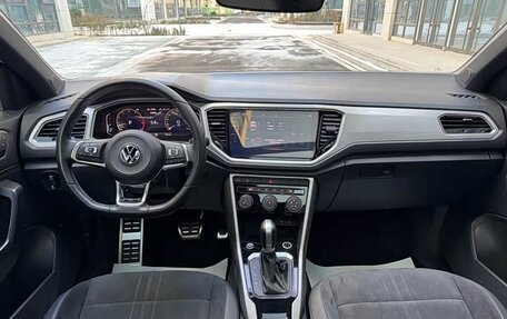 Volkswagen T-Roc I, 2022 год, 2 100 000 рублей, 12 фотография