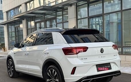 Volkswagen T-Roc I, 2022 год, 2 100 000 рублей, 7 фотография