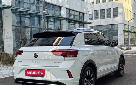 Volkswagen T-Roc I, 2022 год, 2 100 000 рублей, 5 фотография