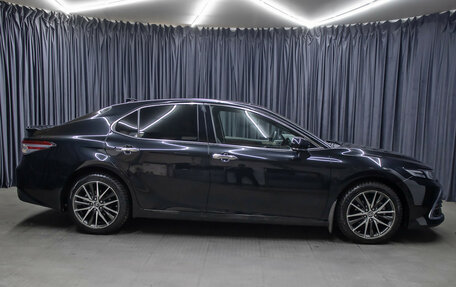 Toyota Camry, 2022 год, 3 998 000 рублей, 4 фотография