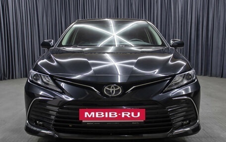 Toyota Camry, 2022 год, 3 998 000 рублей, 2 фотография