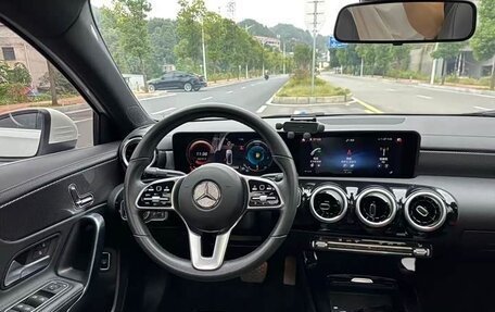 Mercedes-Benz A-Класс, 2022 год, 1 800 000 рублей, 12 фотография