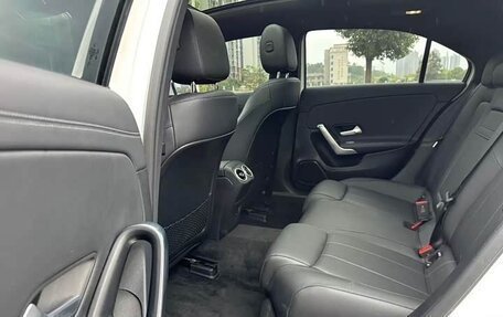 Mercedes-Benz A-Класс, 2022 год, 1 800 000 рублей, 15 фотография