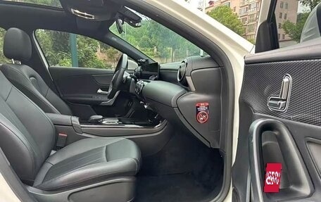 Mercedes-Benz A-Класс, 2022 год, 1 800 000 рублей, 10 фотография