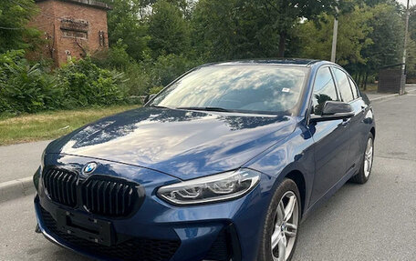 BMW 1 серия, 2021 год, 1 800 000 рублей, 3 фотография