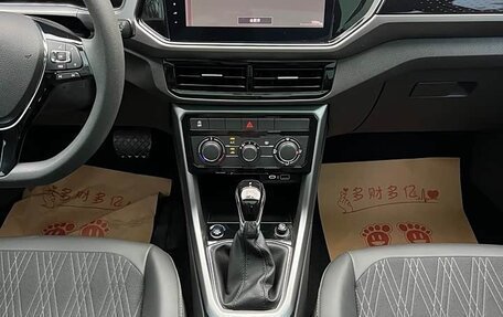 Volkswagen T-Cross I, 2022 год, 1 900 000 рублей, 16 фотография