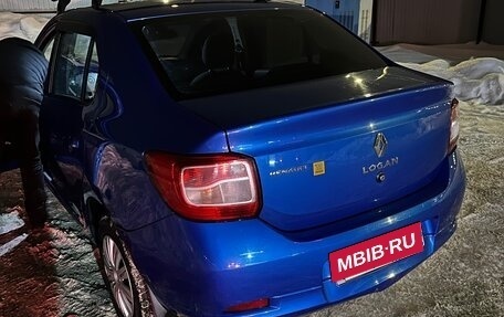 Renault Logan II, 2017 год, 850 000 рублей, 3 фотография