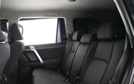 Toyota Land Cruiser Prado 150 рестайлинг 2, 2015 год, 3 340 000 рублей, 9 фотография