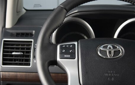 Toyota Land Cruiser Prado 150 рестайлинг 2, 2015 год, 3 340 000 рублей, 12 фотография