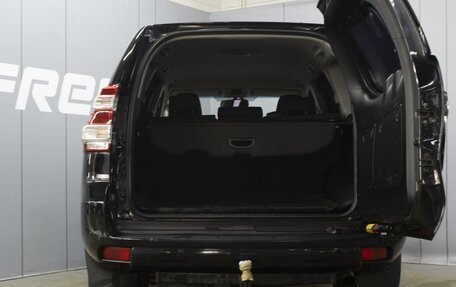 Toyota Land Cruiser Prado 150 рестайлинг 2, 2015 год, 3 340 000 рублей, 19 фотография