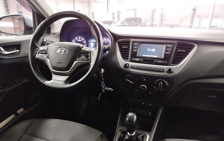 Hyundai Solaris II рестайлинг, 2017 год, 1 230 000 рублей, 15 фотография