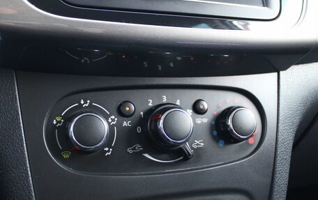 Renault Logan II, 2014 год, 699 000 рублей, 16 фотография