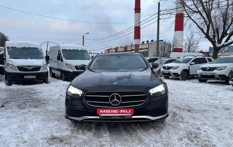 Mercedes-Benz E-Класс, 2021 год, 2 450 000 рублей, 2 фотография