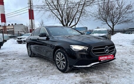 Mercedes-Benz E-Класс, 2021 год, 2 450 000 рублей, 3 фотография