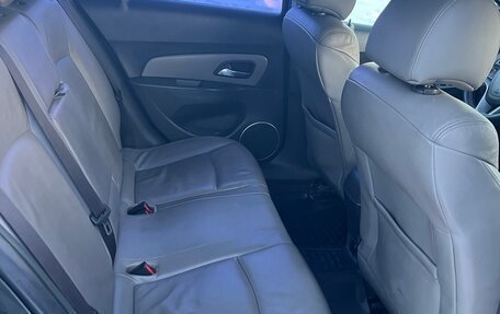 Chevrolet Cruze II, 2010 год, 660 000 рублей, 5 фотография