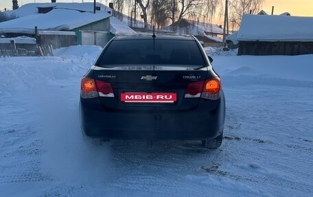 Chevrolet Cruze II, 2010 год, 660 000 рублей, 6 фотография