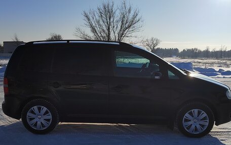 Volkswagen Touran III, 2003 год, 530 000 рублей, 3 фотография