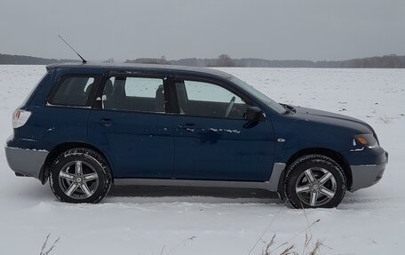 Mitsubishi Outlander III рестайлинг 3, 2004 год, 700 000 рублей, 8 фотография