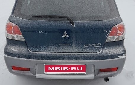 Mitsubishi Outlander III рестайлинг 3, 2004 год, 700 000 рублей, 4 фотография