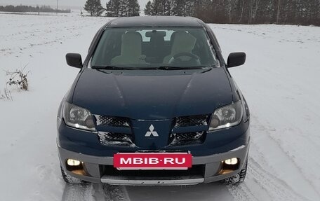 Mitsubishi Outlander III рестайлинг 3, 2004 год, 700 000 рублей, 3 фотография