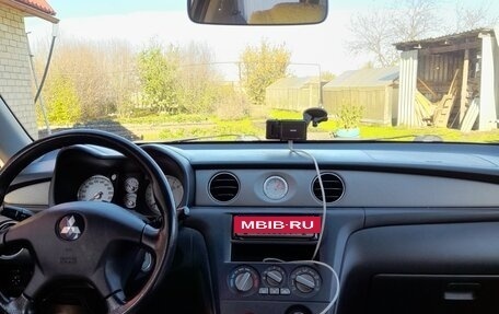 Mitsubishi Outlander III рестайлинг 3, 2004 год, 700 000 рублей, 18 фотография