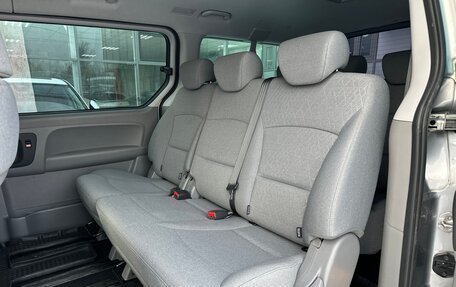 Hyundai H-1 II рестайлинг, 2018 год, 3 790 000 рублей, 16 фотография