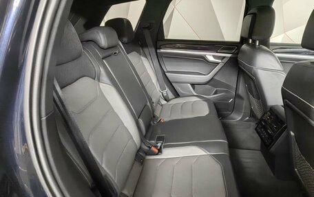 Volkswagen Touareg III, 2018 год, 4 900 000 рублей, 14 фотография