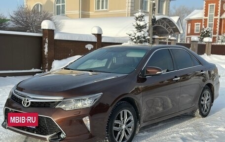 Toyota Camry, 2017 год, 2 190 000 рублей, 3 фотография