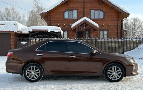 Toyota Camry, 2017 год, 2 190 000 рублей, 15 фотография