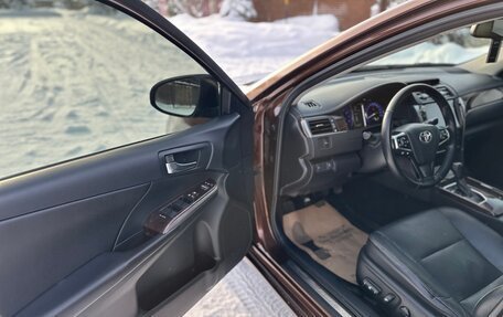 Toyota Camry, 2017 год, 2 190 000 рублей, 21 фотография