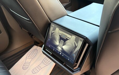 Tesla Cybertruck, 2024 год, 16 700 000 рублей, 18 фотография