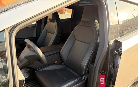 Tesla Cybertruck, 2024 год, 16 700 000 рублей, 11 фотография