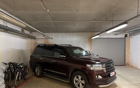 Toyota Land Cruiser 200, 2018 год, 9 000 000 рублей, 2 фотография