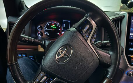 Toyota Land Cruiser 200, 2018 год, 9 000 000 рублей, 5 фотография