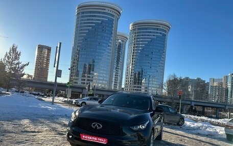 Infiniti FX II, 2011 год, 1 950 000 рублей, 1 фотография