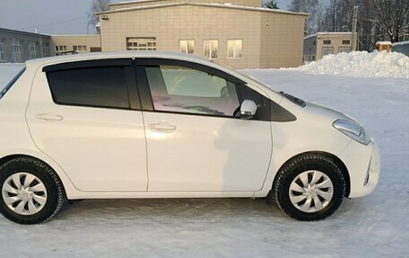 Toyota Vitz, 2017 год, 1 096 000 рублей, 2 фотография