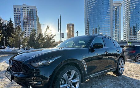 Infiniti FX II, 2011 год, 1 950 000 рублей, 17 фотография