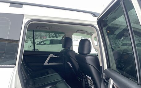 Toyota Land Cruiser 200, 2012 год, 3 200 000 рублей, 10 фотография