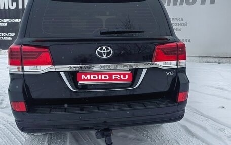 Toyota Land Cruiser 200, 2019 год, 6 800 000 рублей, 3 фотография