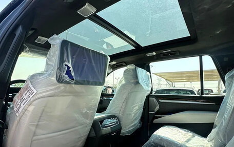 Cadillac Escalade V, 2026 год, 17 000 000 рублей, 11 фотография