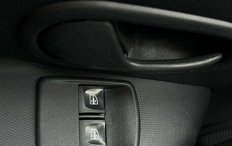 Renault Logan II, 2017 год, 590 000 рублей, 17 фотография